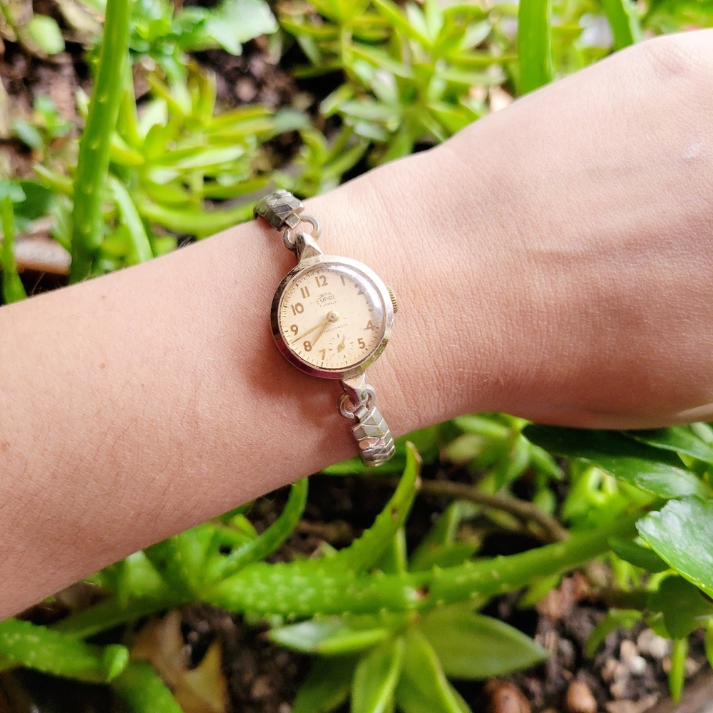 Vintage Smiths Empire 5 Jewels Gold & Silver Stretch Watch